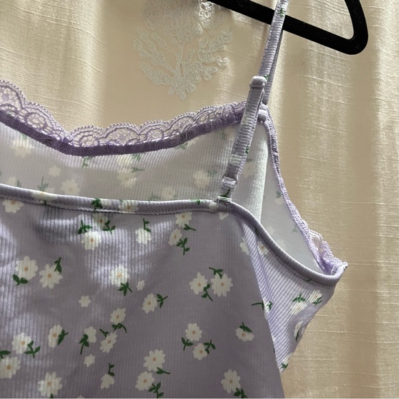Lavender Light Purple Ditsy Floral Print Cropped Cami with Lace Trim NWOT - Picture 6 of 9